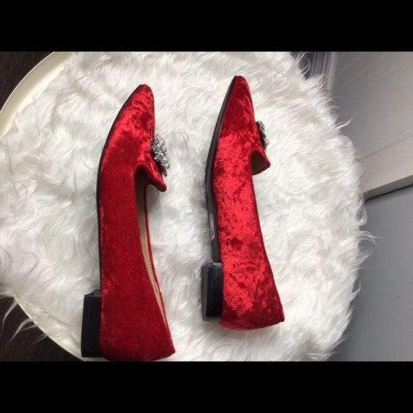 Elegant Red Velvet Loafers with Embellishments - Picture 6 of 16